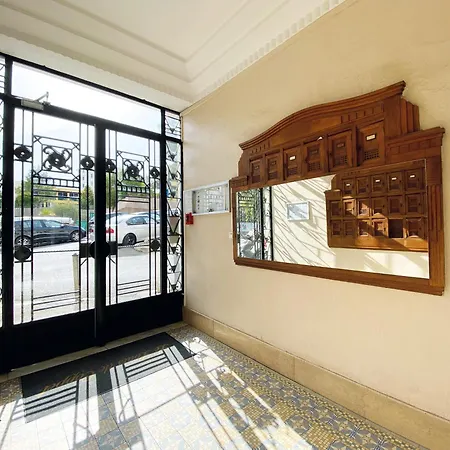 Appartement Beautiful Renovated ,next To The ! Air-c, Free Parking! Nice