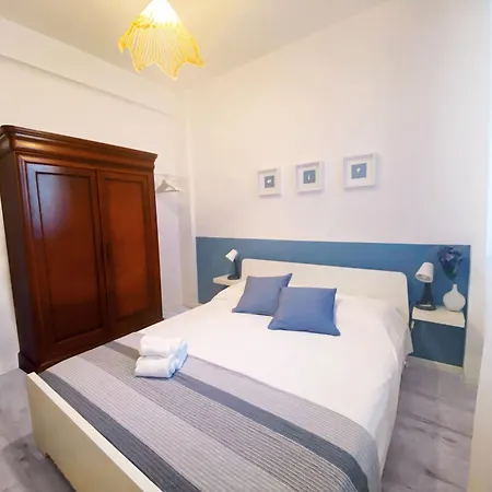 Beautiful Renovated ,next To The ! Air-c, Free Parking! Appartement