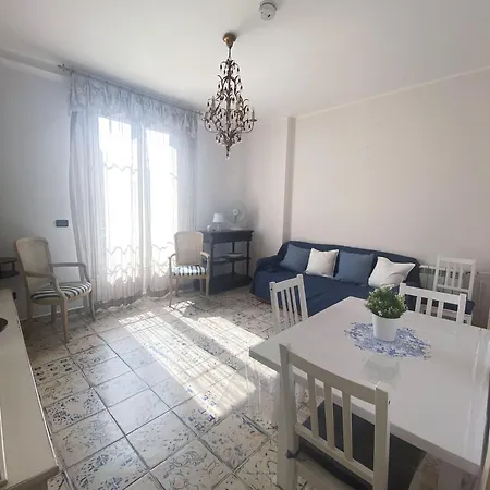 公寓 Beautiful Renovated ,next To The ! Air-c, Free Parking! 尼斯